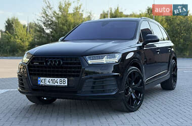 Внедорожник / Кроссовер Audi Q7 2015 в 