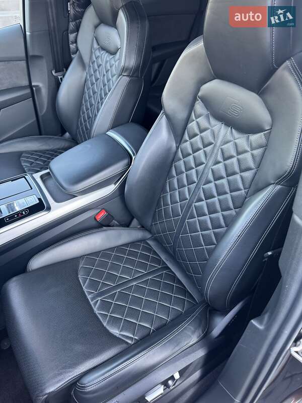Позашляховик / Кросовер Audi Q7 2020 в Львові