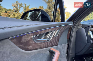Позашляховик / Кросовер Audi Q7 2020 в 