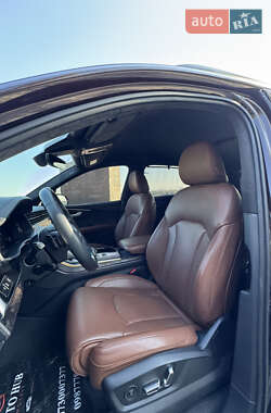 Позашляховик / Кросовер Audi Q7 2020 в 