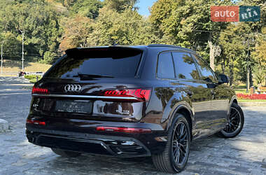 Позашляховик / Кросовер Audi Q7 2020 в 