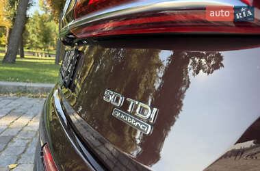 Позашляховик / Кросовер Audi Q7 2020 в 