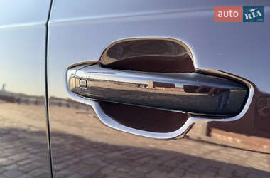 Позашляховик / Кросовер Audi Q7 2020 в 