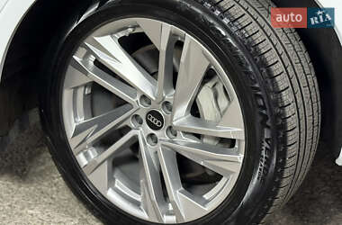 Позашляховик / Кросовер Audi Q7 2021 в 