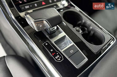 Позашляховик / Кросовер Audi Q7 2021 в 