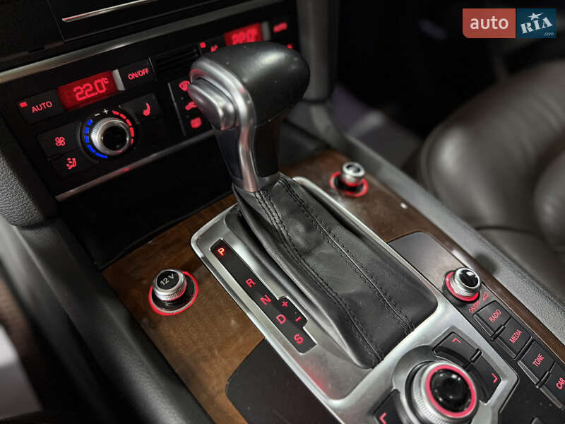 Позашляховик / Кросовер Audi Q7 2012 в Одесі