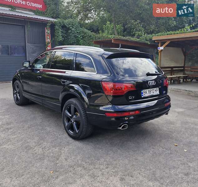 Внедорожник / Кроссовер Audi Q7 2014 в Ровно