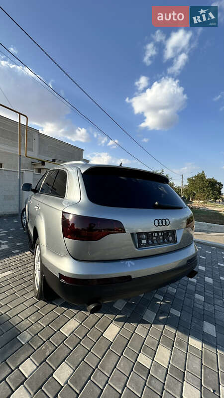 Внедорожник / Кроссовер Audi Q7 2007 в Одессе