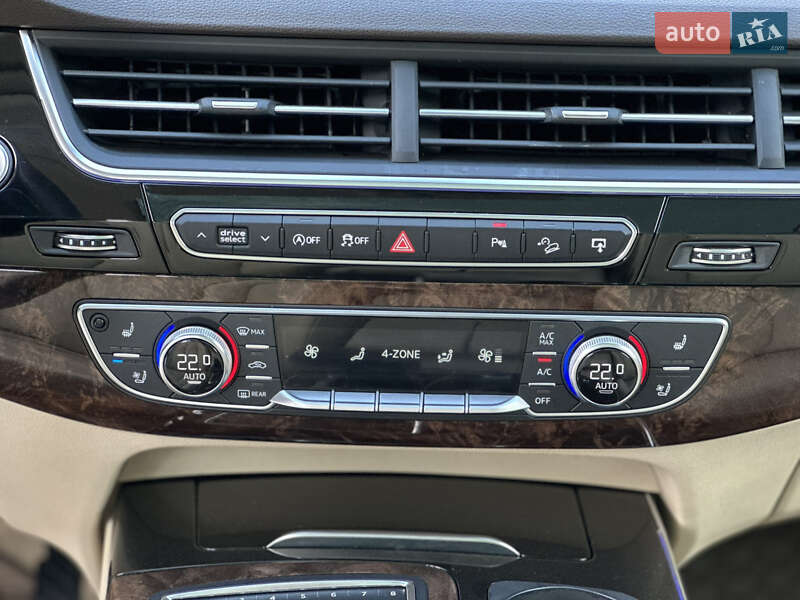Внедорожник / Кроссовер Audi Q7 2016 в Луцке