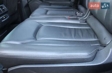 Внедорожник / Кроссовер Audi Q7 2017 в 