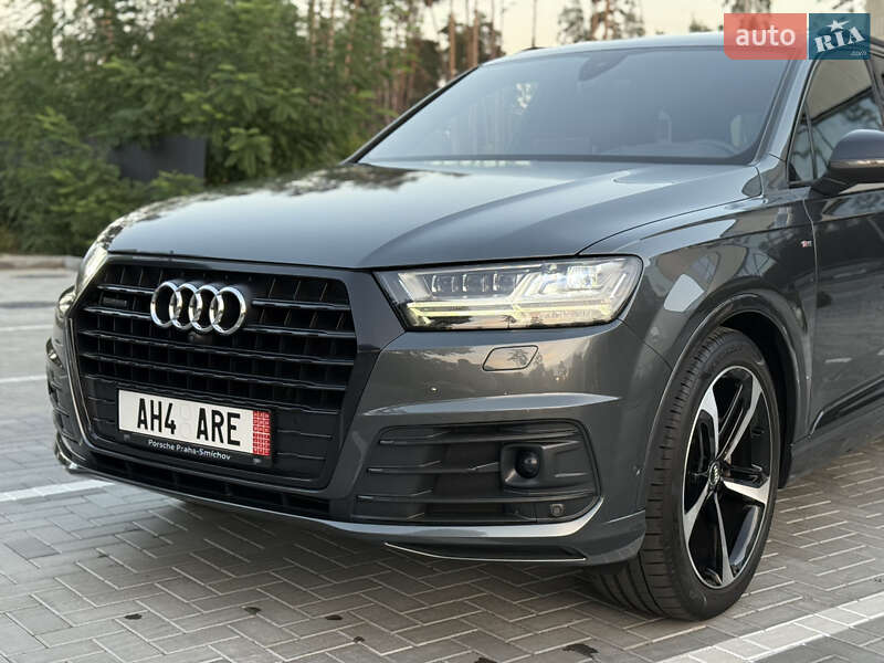 Позашляховик / Кросовер Audi Q7 2018 в Києві