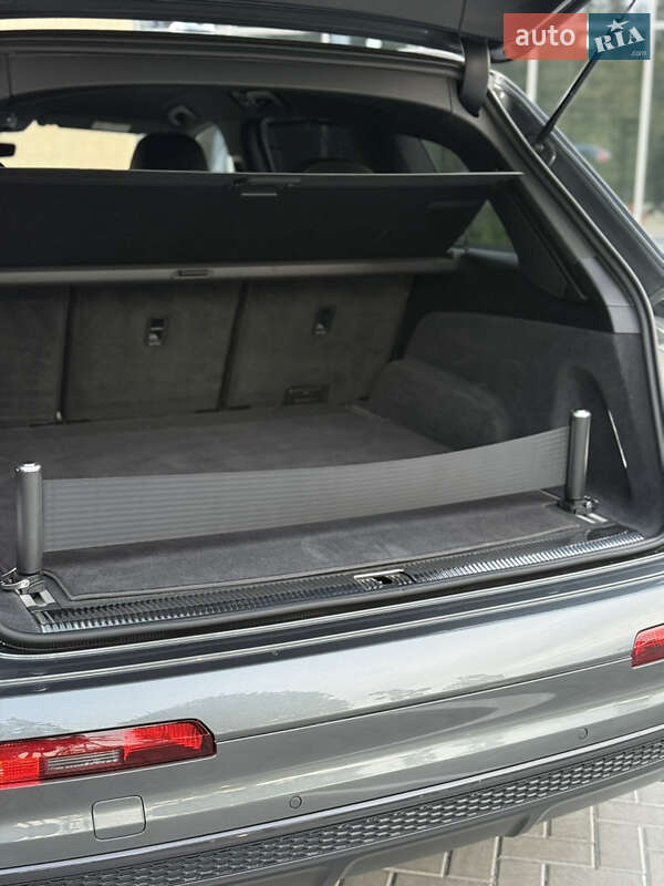 Позашляховик / Кросовер Audi Q7 2018 в Києві