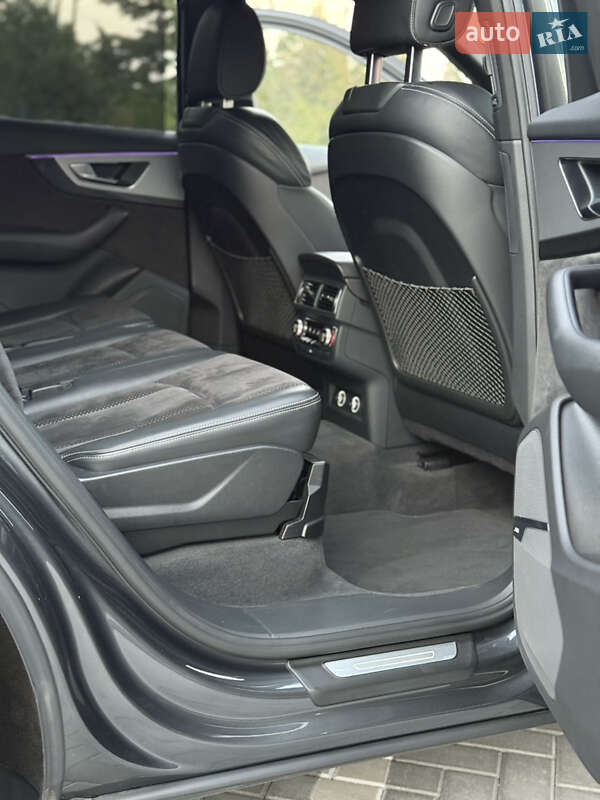 Позашляховик / Кросовер Audi Q7 2018 в Києві