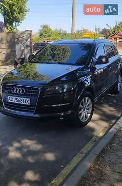 Позашляховик / Кросовер Audi Q7 2006 в 