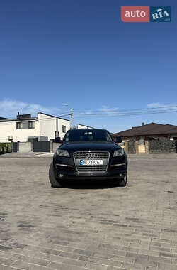 Внедорожник / Кроссовер Audi Q7 2007 в 