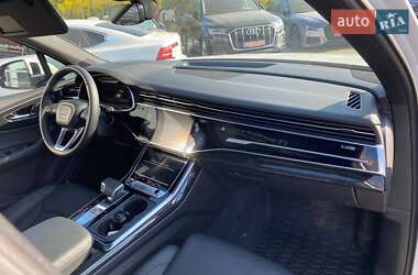 Позашляховик / Кросовер Audi Q7 2022 в 