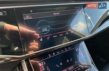 Позашляховик / Кросовер Audi Q7 2022 в 