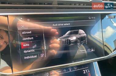 Позашляховик / Кросовер Audi Q7 2022 в 