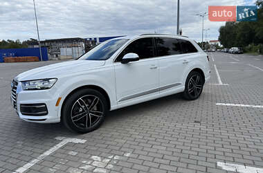 Позашляховик / Кросовер Audi Q7 2018 в 