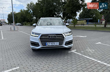 Позашляховик / Кросовер Audi Q7 2018 в 