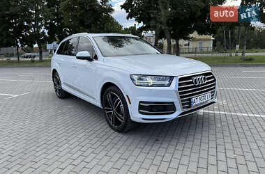 Позашляховик / Кросовер Audi Q7 2018 в 