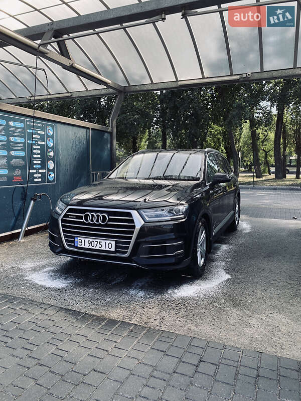 Позашляховик / Кросовер Audi Q7 2018 в Кременчуці