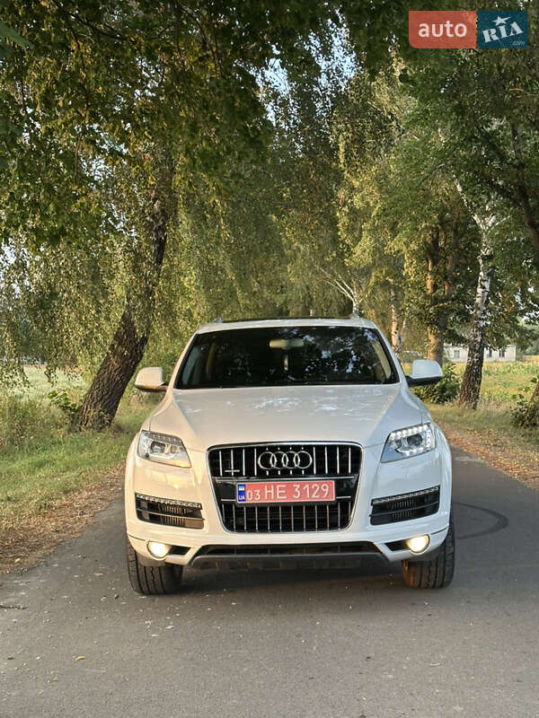 Позашляховик / Кросовер Audi Q7 2015 в Володимирі
