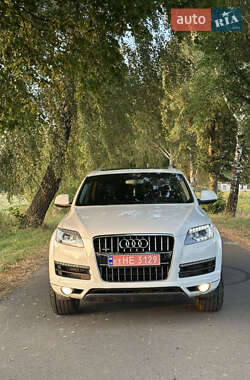 Внедорожник / Кроссовер Audi Q7 2015 в 