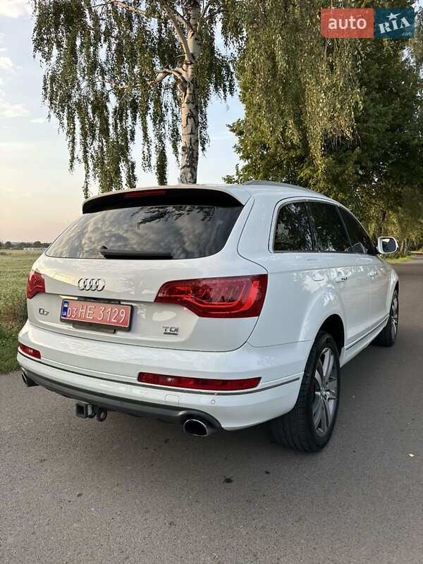 Позашляховик / Кросовер Audi Q7 2015 в Володимирі