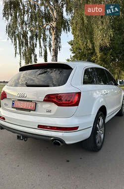 Внедорожник / Кроссовер Audi Q7 2015 в 