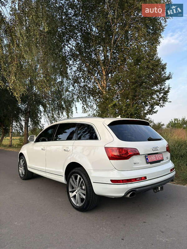 Позашляховик / Кросовер Audi Q7 2015 в Володимирі