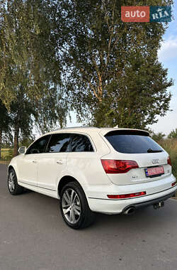 Внедорожник / Кроссовер Audi Q7 2015 в 