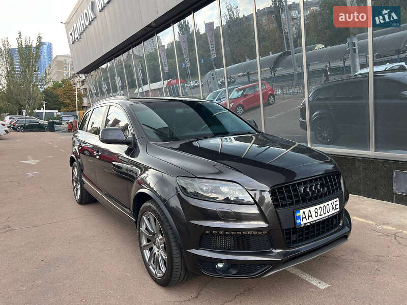 Позашляховик / Кросовер Audi Q7 2015 в Києві