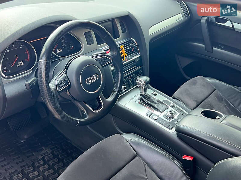 Позашляховик / Кросовер Audi Q7 2015 в Києві