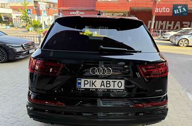Позашляховик / Кросовер Audi Q7 2016 в 