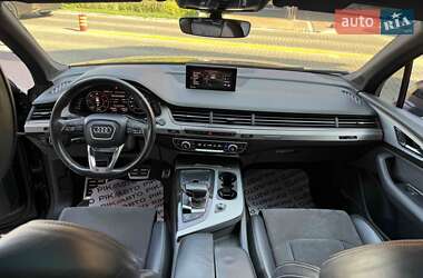Позашляховик / Кросовер Audi Q7 2016 в 