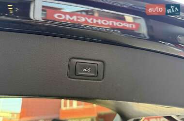 Позашляховик / Кросовер Audi Q7 2016 в 