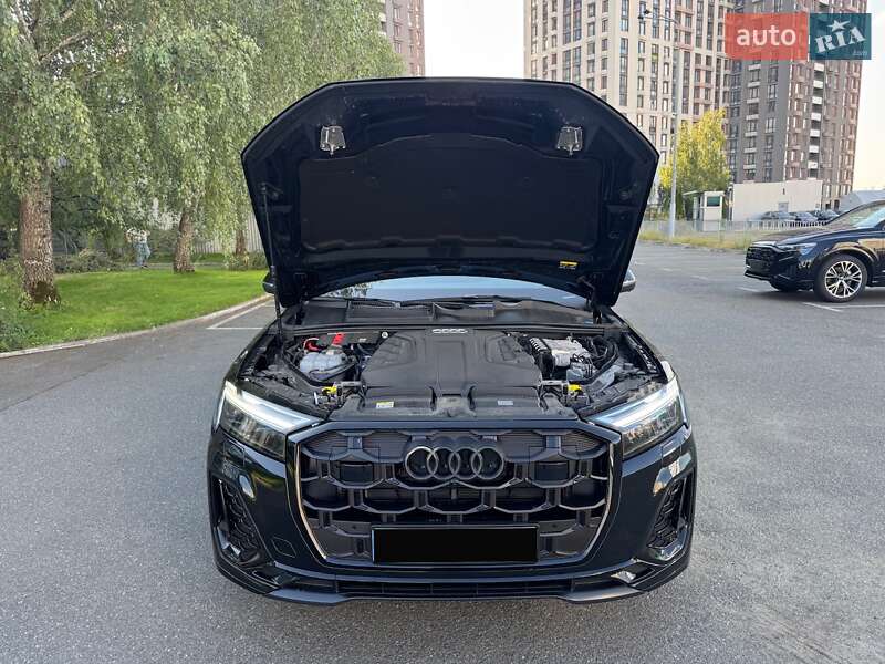 Позашляховик / Кросовер Audi Q7 2024 в Києві