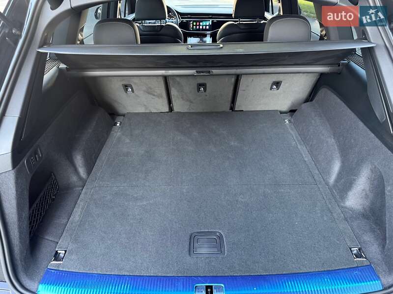 Позашляховик / Кросовер Audi Q7 2024 в Києві