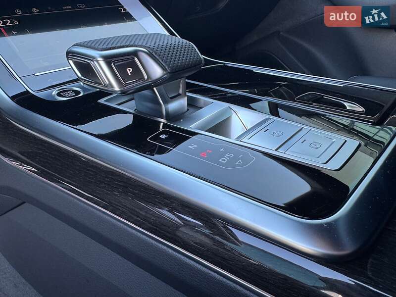 Позашляховик / Кросовер Audi Q7 2024 в Києві