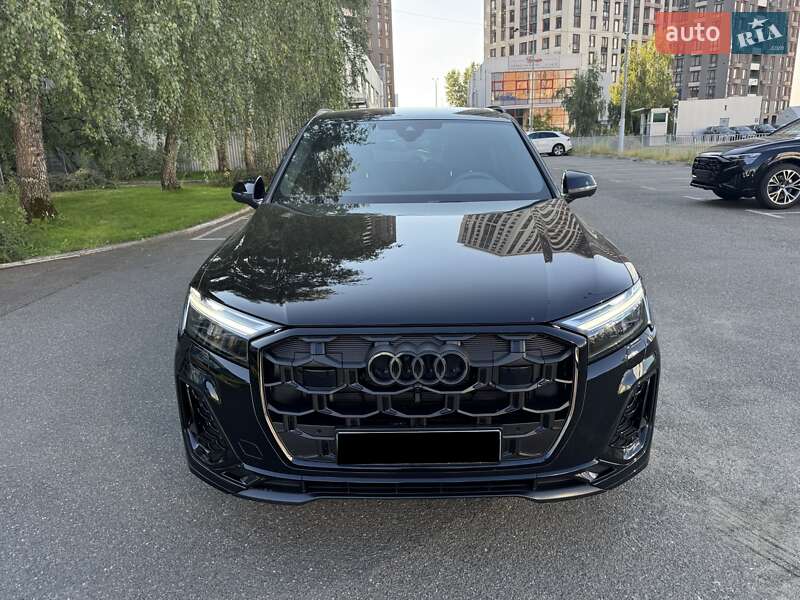 Позашляховик / Кросовер Audi Q7 2024 в Києві
