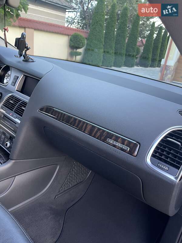 Позашляховик / Кросовер Audi Q7 2015 в Чорткові