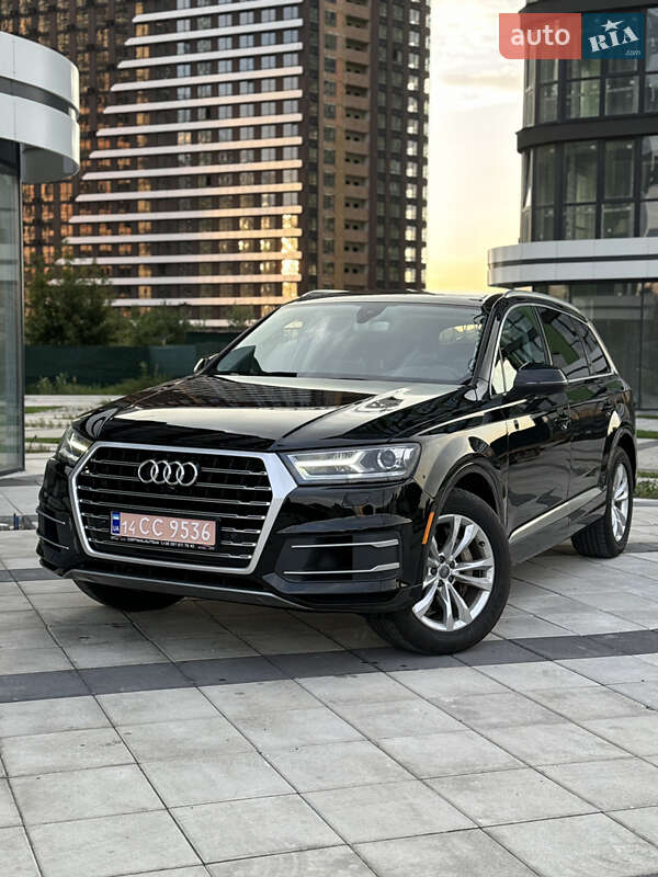 Позашляховик / Кросовер Audi Q7 2017 в 