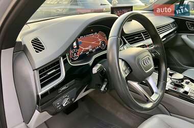 Позашляховик / Кросовер Audi Q7 2017 в 