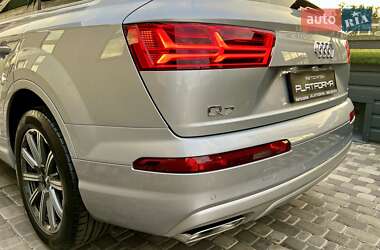 Позашляховик / Кросовер Audi Q7 2017 в 