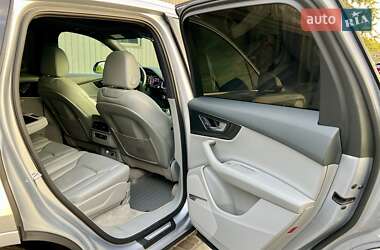 Позашляховик / Кросовер Audi Q7 2017 в 