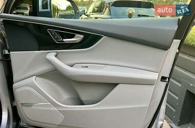 Позашляховик / Кросовер Audi Q7 2017 в 