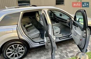 Позашляховик / Кросовер Audi Q7 2017 в 