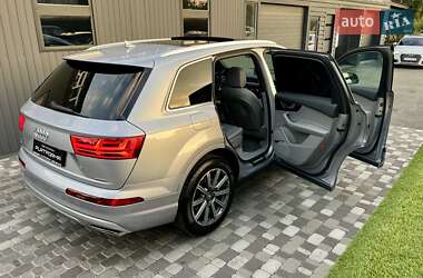 Позашляховик / Кросовер Audi Q7 2017 в 