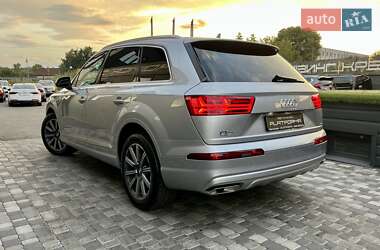 Позашляховик / Кросовер Audi Q7 2017 в 